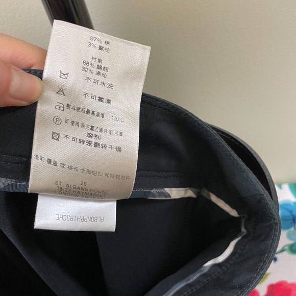 Burberry Black Pencil Skirt With Belt (10/M) - Picture 13 of 14